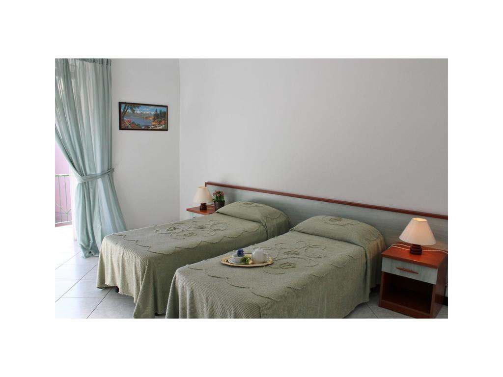 Appartamenti Mare Azzurro By Holiday World Albisola Superiore Kamer foto